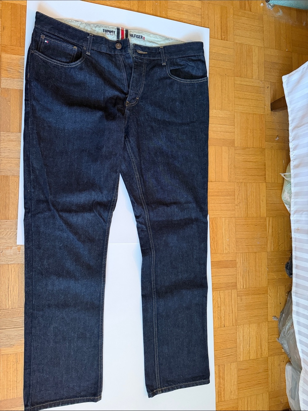 Tommy Hilfiger Men’s Dark Indigo Straight Jeans,
SIZE 36/32, SLIM FIT